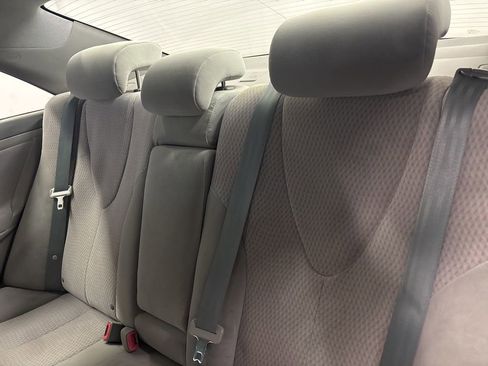 Used 2011 Toyota Camry LE image 14