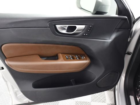 Used 2023 Volvo XC60 T8 Plus AWD/4WD image 14