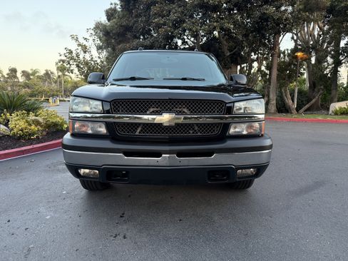 Used 2005 Chevrolet Avalanche LT w/ Preferred Equipment Group image 3