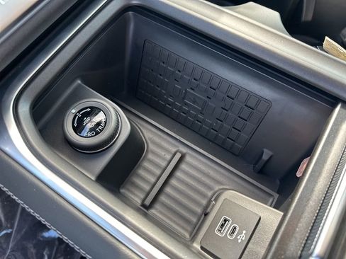 New 2025 Ford Expedition Max Platinum w/ Stealth Performance Package image 32