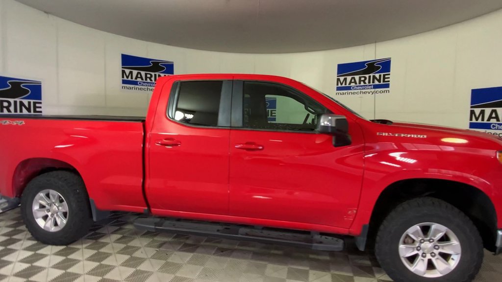 Used 2020 Chevrolet Silverado 1500 LT w/ Trailering Package AWD/4WD image 3