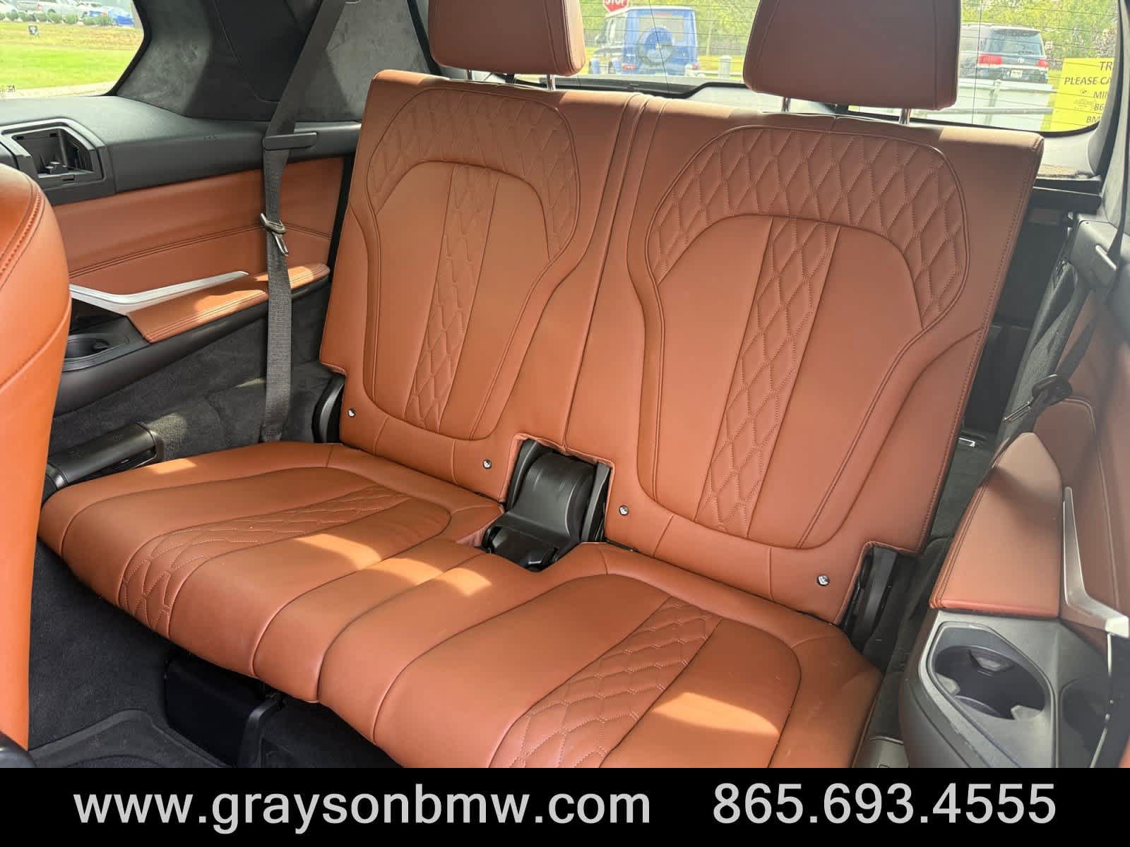 Used 2022 BMW X7 M50i w/ Luxury Seating Package AWD/4WD image 18