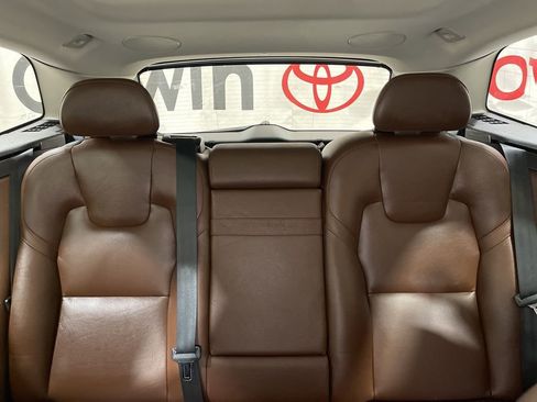 Used 2019 Volvo XC60 T6 Momentum w/ Multimedia Package image 20