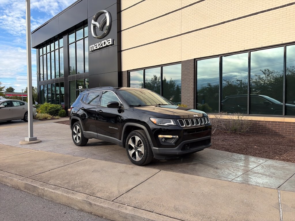 Used 2018 Jeep Compass Latitude w/ Popular Equipment Group AWD/4WD image 1