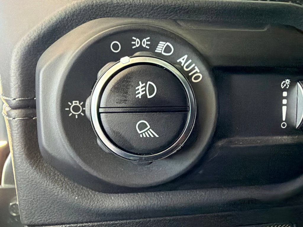 Used 2026 Jeep Gladiator Mojave AWD/4WD image 21