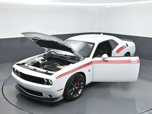 Used 2022 Dodge Challenger R/T Scat Pack RWD image 58