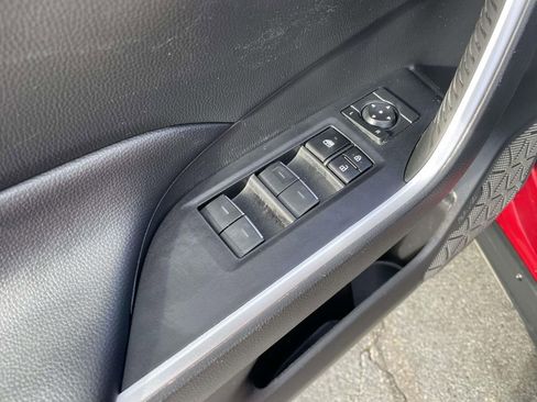 Used 2023 Toyota RAV4 XLE Premium image 28