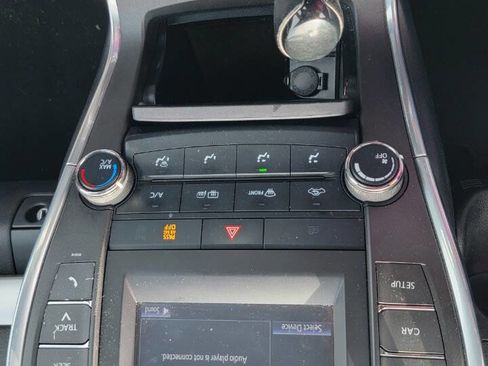 Used 2017 Toyota Camry SE image 10