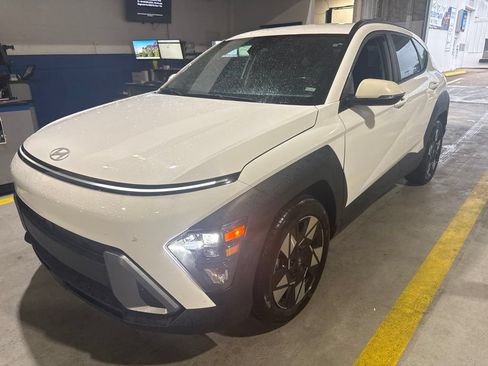Used 2025 Hyundai Kona SEL FWD image 1