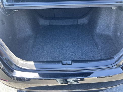 Used 2018 Honda Accord Sport image 18