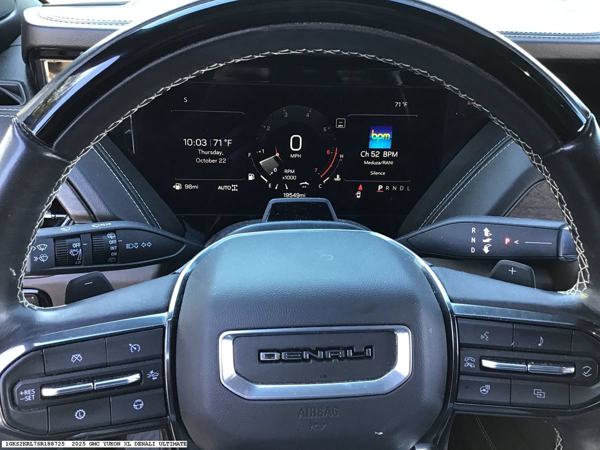 Used 2025 GMC Yukon XL Denali Ultimate AWD/4WD image 14