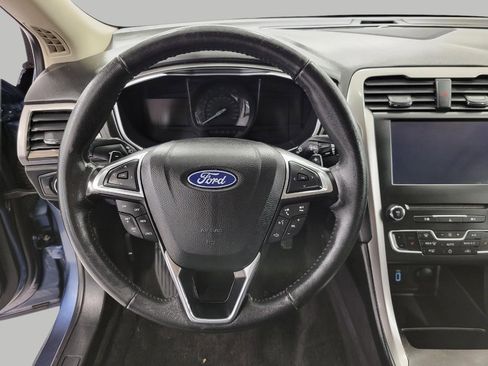 Used 2018 Ford Fusion SE w/ Fusion SE Technology Package image 6