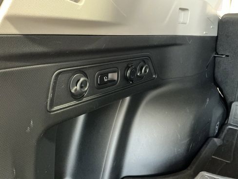 Used 2022 Subaru Forester Touring image 31