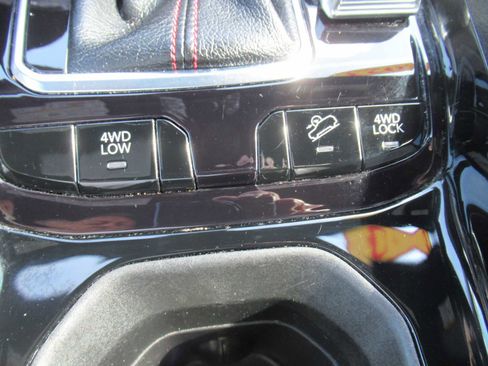 Used 2023 Jeep Compass Trailhawk image 39