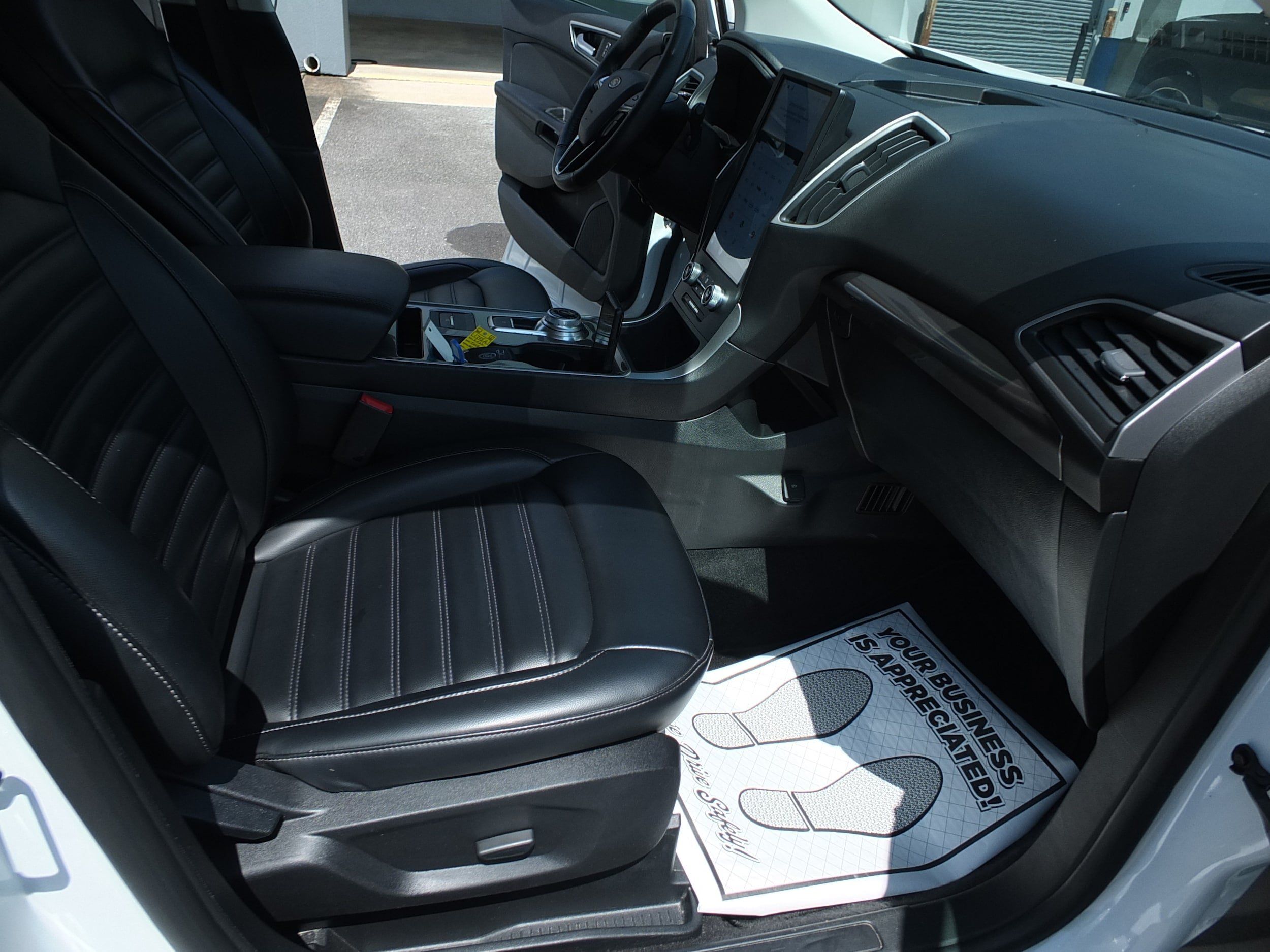 Used 2024 Ford Edge SEL AWD/4WD image 14