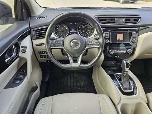 Used 2019 Nissan Rogue Sport SL w/ Premium Package image 37