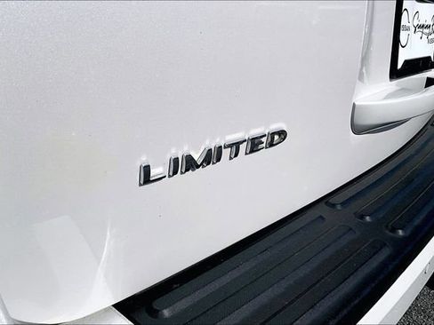 Used 2017 Ford Expedition Limited w/ Equipment Group 301A RWD image 21