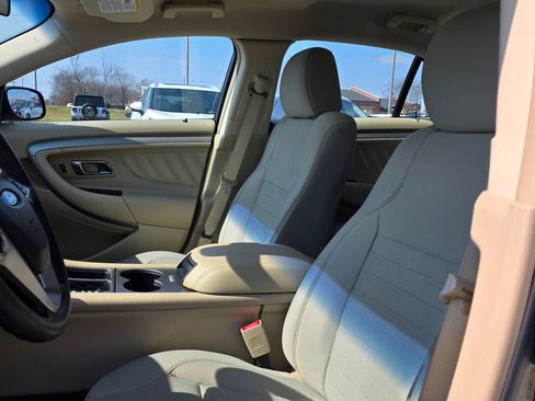 Used 2018 Ford Taurus SE image 10