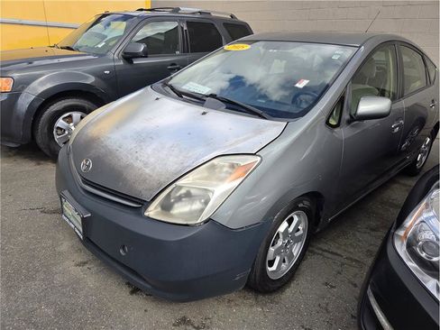 Used 2005 Toyota Prius FWD image 1