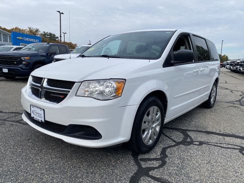 Used 2017 Dodge Grand Caravan SE w/ Power Window Group image 3