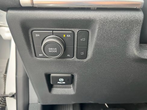 Used 2025 Ford Expedition Max Platinum image 23