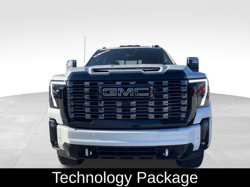 Used 2025 GMC Sierra 2500 Denali Ultimate image 2