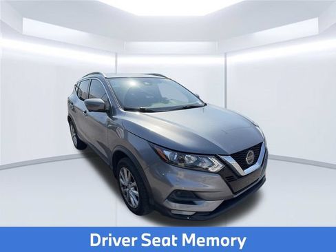 Used 2020 Nissan Rogue Sport SV w/ Technology Package FWD image 3