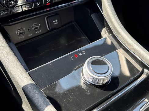 Used 2023 Jeep Grand Cherokee Altitude RWD image 25