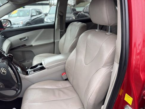 Used 2010 Toyota Venza image 11
