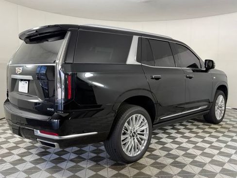 Certified 2026 Cadillac Escalade Luxury AWD/4WD image 8