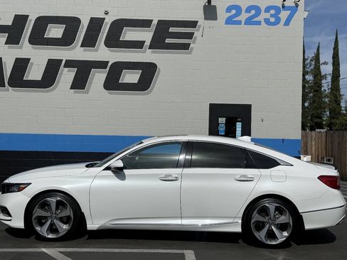 Used 2018 Honda Accord Touring image 24