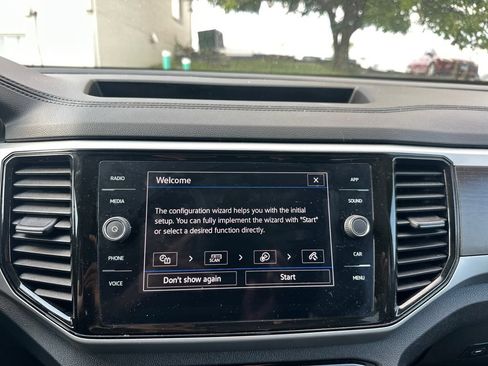 Used 2023 Volkswagen Atlas SE w/ Panoramic Sunroof Package AWD/4WD image 16
