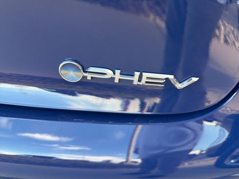 Used 2025 Toyota Prius Plug-In Hybrid image 6