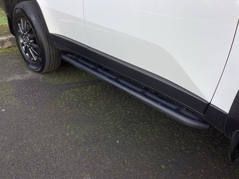 Used 2025 Toyota Land Cruiser image 3