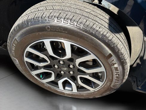 Used 2022 Ford Maverick Lariat w/ Lariat Luxury Package image 2