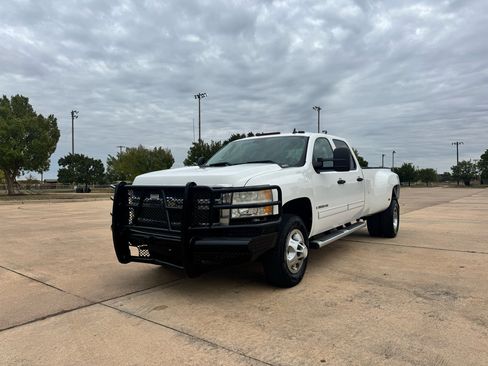 Used 2009 Chevrolet Silverado 3500 LT w/ Interior Plus Package image 4