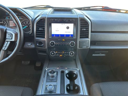 Used 2020 Ford Expedition XLT image 13