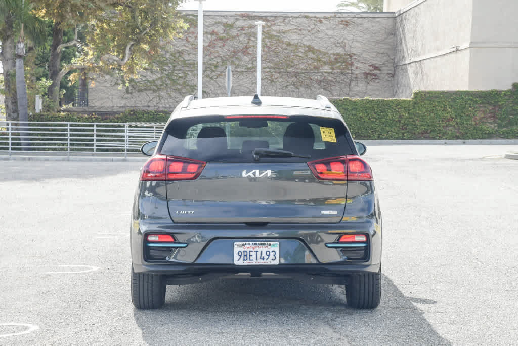 Used 2022 Kia Niro EX FWD image 8