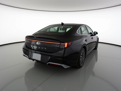 Used 2025 Hyundai Sonata SEL FWD image 9