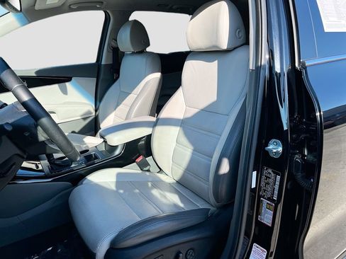 Used 2018 Kia Sorento SX FWD image 16