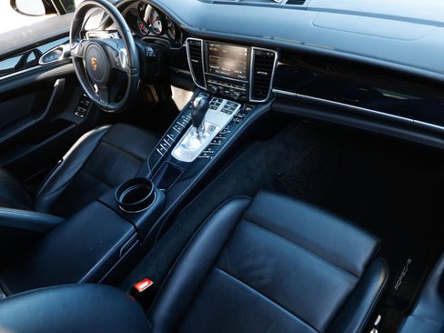Used 2016 Porsche Panamera S image 21
