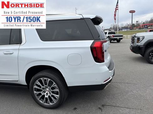 New 2026 GMC Yukon XL Denali w/ Denali Reserve Package image 9