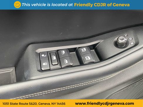 Used 2023 Jeep Grand Cherokee L Laredo image 22