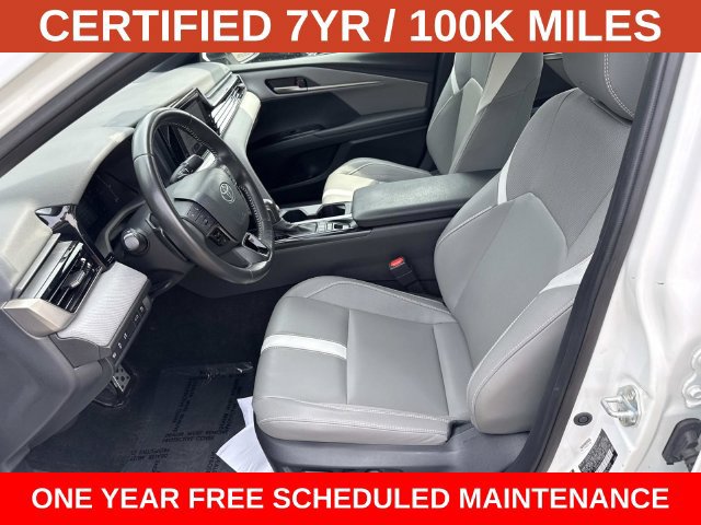 Used 2025 Toyota Camry SE FWD image 14