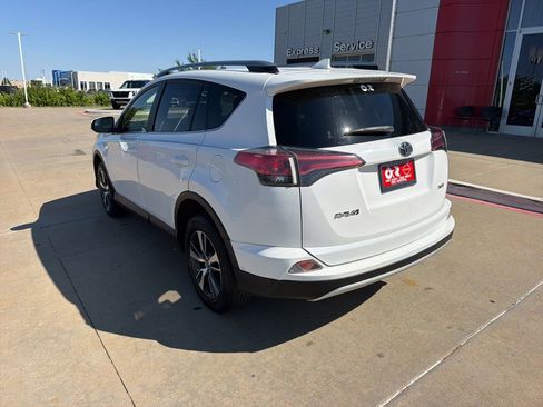 Used 2017 Toyota RAV4 XLE FWD image 3