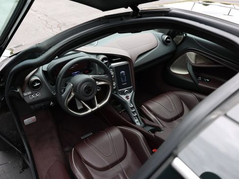 Used 2018 McLaren 720S Performance image 5