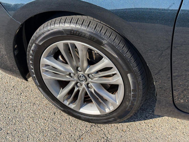 Used 2015 Toyota Camry SE FWD image 10