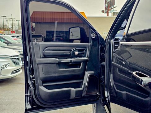 Used 2023 RAM 2500 Limited image 32