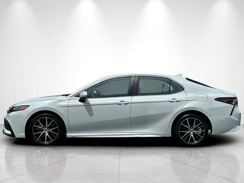 Used 2024 Toyota Camry SE FWD image 7