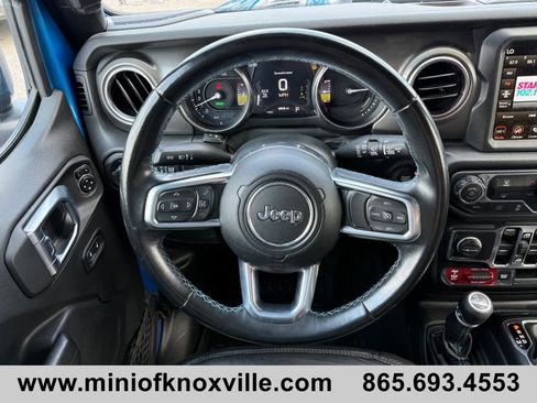 Used 2022 Jeep Wrangler Unlimited Rubicon 4xe AWD/4WD image 18